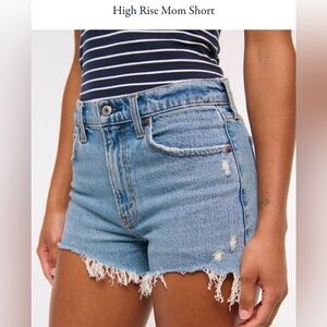 Abercrombie & Fitch The high rise mom short